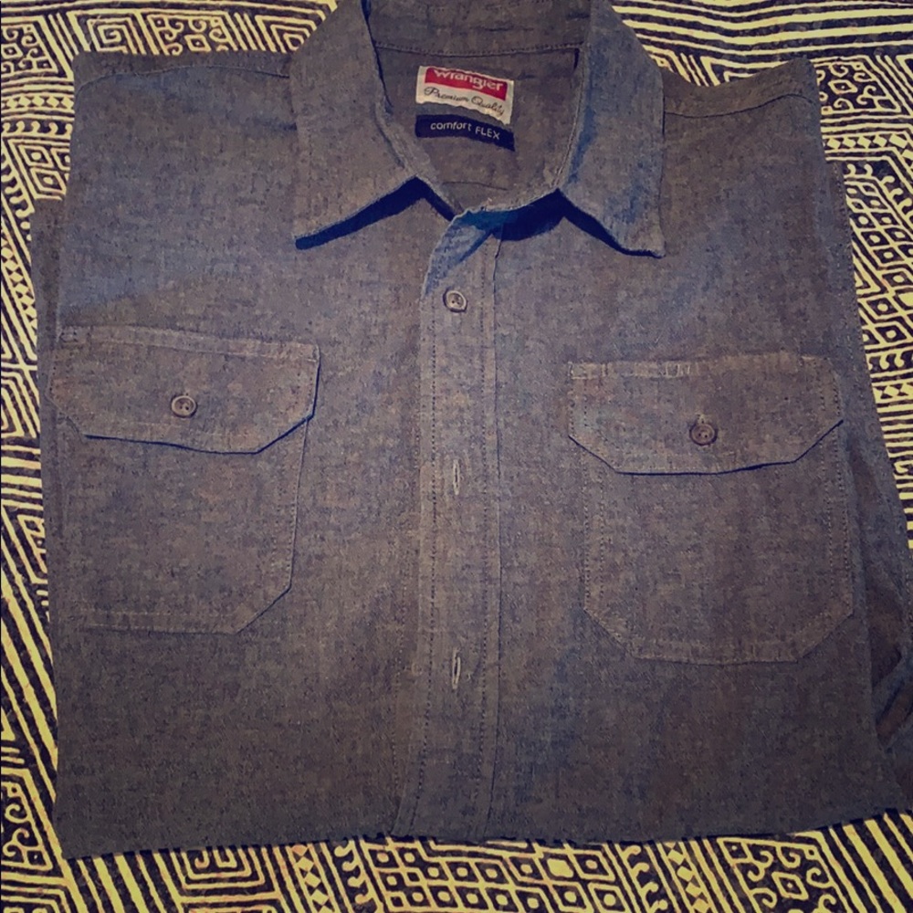 Men’s Wrangler button up
